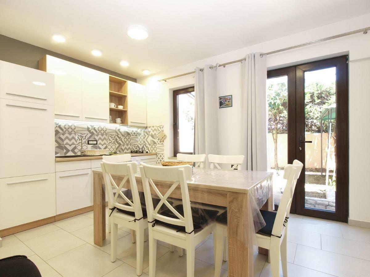 House Puntizela 747 Villa Pula Bagian luar foto