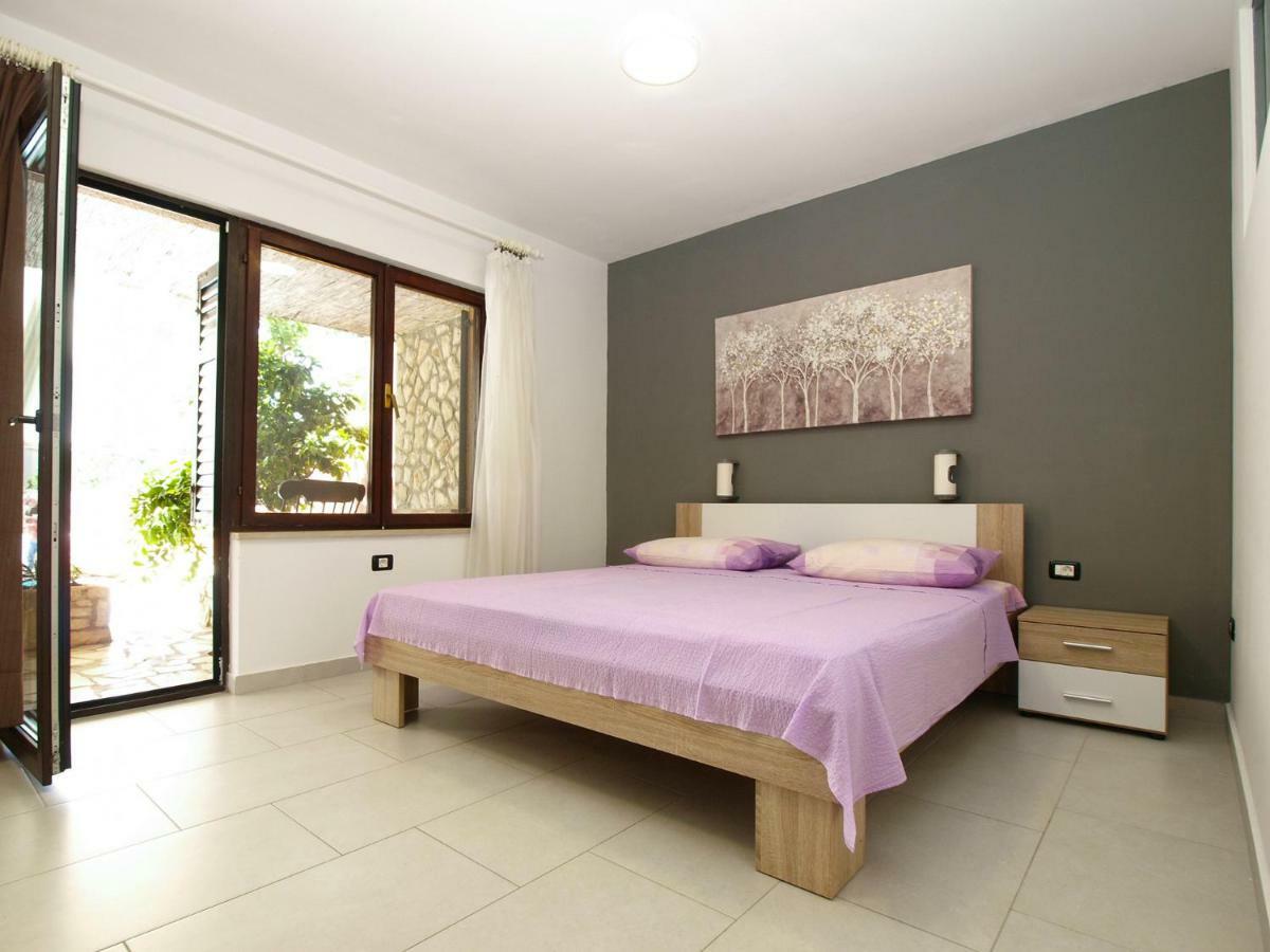 House Puntizela 747 Villa Pula Bagian luar foto